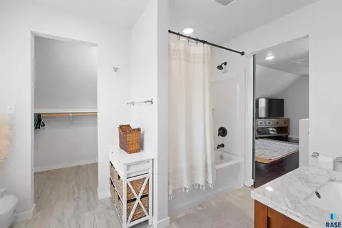 218 N Spring Ave, Sioux Falls, SD 57104 photo 16
