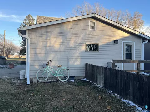 109 E 4th St, Worthing, SD 57077 photo 6
