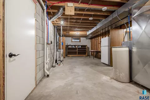 928 NE 3rd St, Madison, SD 57042 photo 26