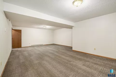 928 NE 3rd St, Madison, SD 57042 photo 21