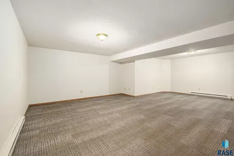 928 NE 3rd St, Madison, SD 57042 photo 20