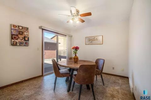 928 NE 3rd St, Madison, SD 57042 photo 8