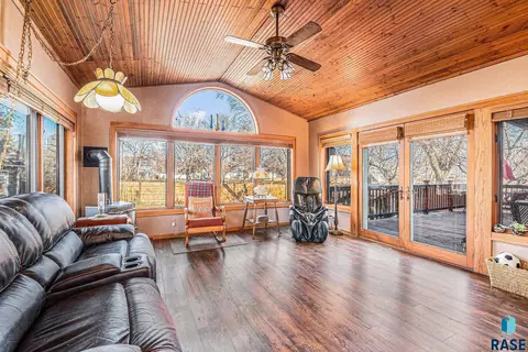 116 NW 4th St, Madison, SD 57042 photo 18