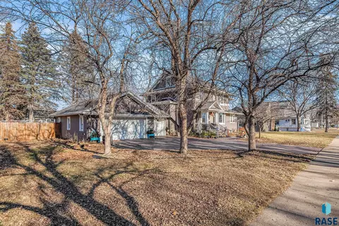 116 NW 4th St, Madison, SD 57042 photo 3