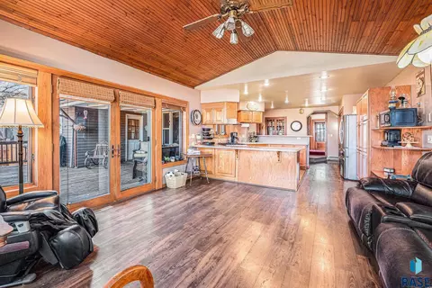 116 NW 4th St, Madison, SD 57042 photo 17