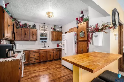 104 E 3rd St, Crooks, SD 57020 photo 8