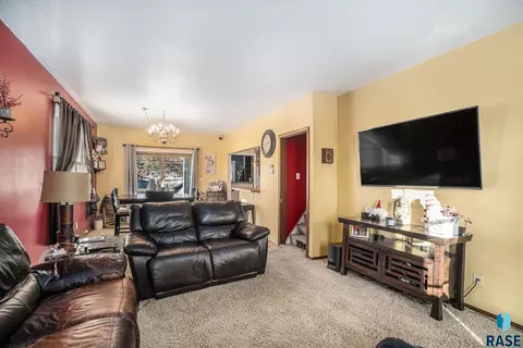 104 E 3rd St, Crooks, SD 57020 photo 6