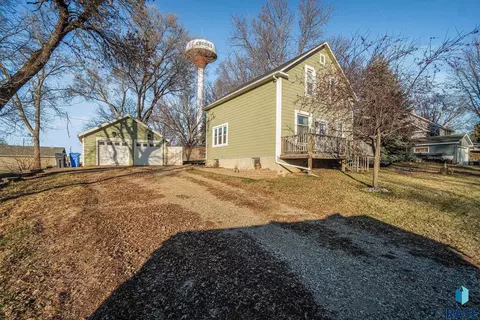 104 E 3rd St, Crooks, SD 57020 photo 2
