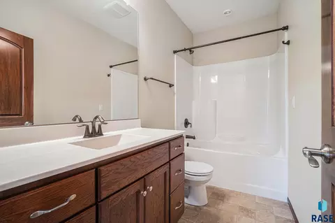 3815 E Shepherd St, Sioux Falls, SD 57103 photo 27