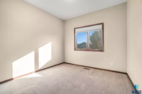 3815 E Shepherd St, Sioux Falls, SD 57103 photo 23