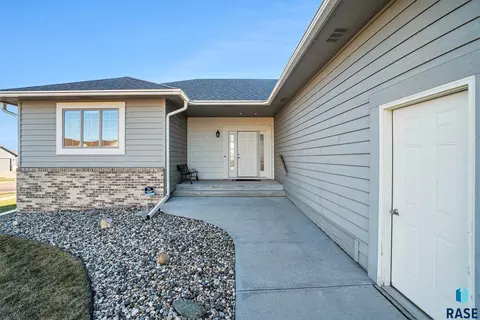 3815 E Shepherd St, Sioux Falls, SD 57103 photo 4