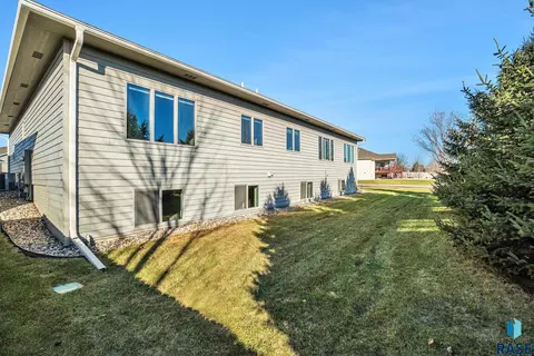 3815 E Shepherd St, Sioux Falls, SD 57103 photo 35