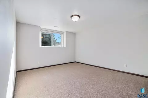 3815 E Shepherd St, Sioux Falls, SD 57103 photo 16