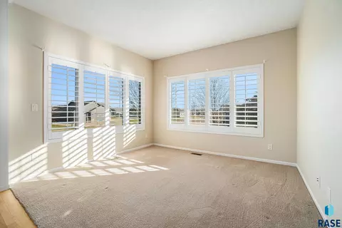 3815 E Shepherd St, Sioux Falls, SD 57103 photo 8