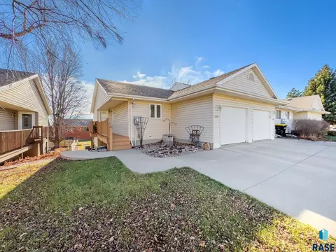 3707 E Mission St, Sioux Falls, SD 57103 photo 2