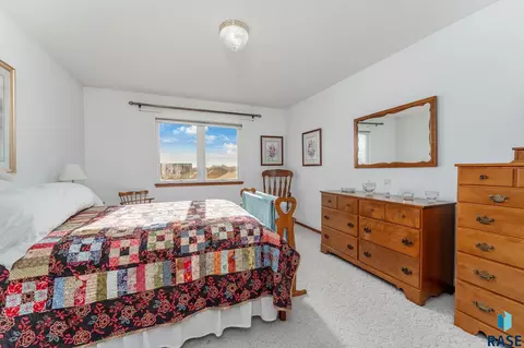 3707 E Mission St, Sioux Falls, SD 57103 photo 9