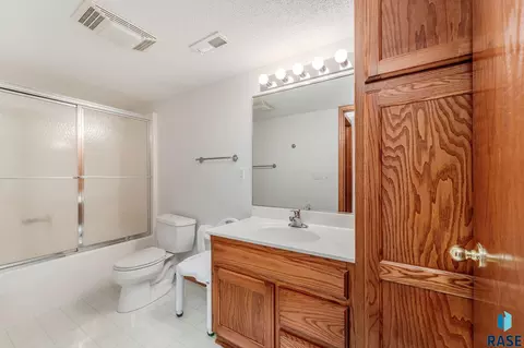 3707 E Mission St, Sioux Falls, SD 57103 photo 19