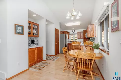 3707 E Mission St, Sioux Falls, SD 57103 photo 5