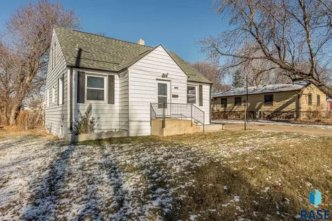 1616 E 7th St, Sioux Falls, SD 57103 photo 3