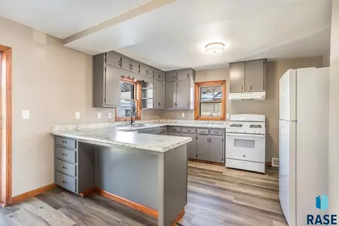 1616 E 7th St, Sioux Falls, SD 57103 photo 8
