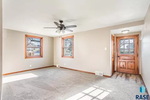 1616 E 7th St, Sioux Falls, SD 57103 photo 6