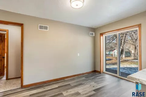 1616 E 7th St, Sioux Falls, SD 57103 photo 11