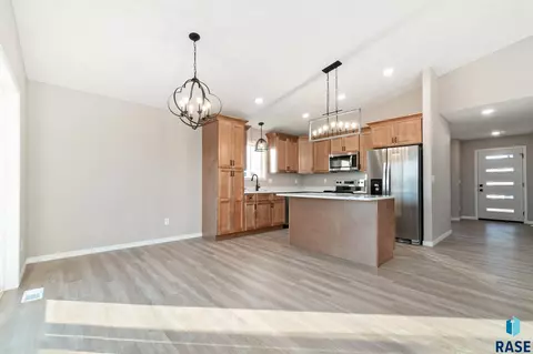 1701 E 70th St N, Sioux Falls, SD 57104 photo 8