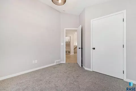1701 E 70th St N, Sioux Falls, SD 57104 photo 19