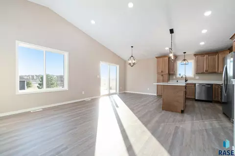 1701 E 70th St N, Sioux Falls, SD 57104 photo 6