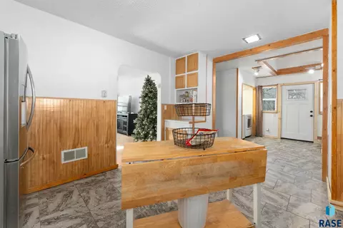 503 S 3rd St, Beresford, SD 57004 photo 20