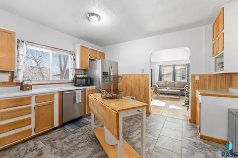 503 S 3rd St, Beresford, SD 57004 photo 12
