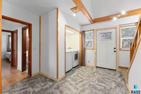 503 S 3rd St, Beresford, SD 57004 photo 21