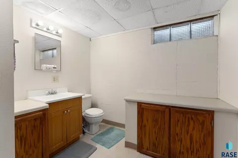 503 S 3rd St, Beresford, SD 57004 photo 35