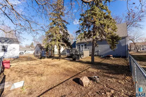 503 S 3rd St, Beresford, SD 57004 photo 41