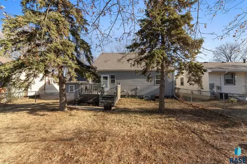 503 S 3rd St, Beresford, SD 57004 photo 44