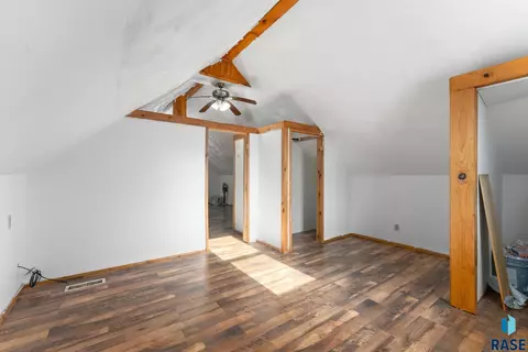 503 S 3rd St, Beresford, SD 57004 photo 27