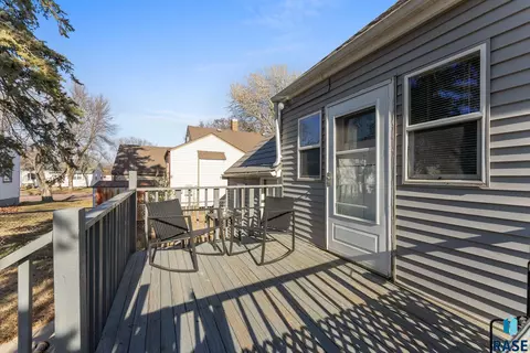 503 S 3rd St, Beresford, SD 57004 photo 38