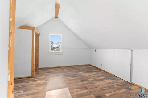 503 S 3rd St, Beresford, SD 57004 photo 28