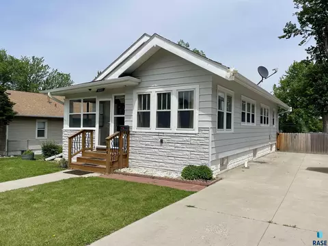 604 S Grange Ave, Sioux Falls, SD 57104
