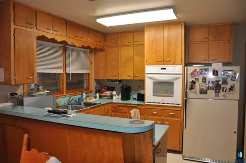417 NE 7th St, Madison, SD 57042 photo 10