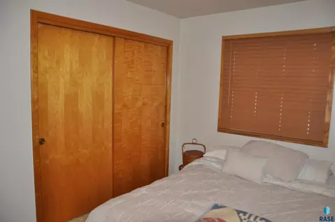 417 NE 7th St, Madison, SD 57042 photo 14