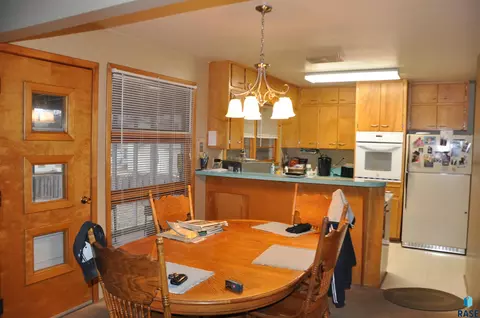 417 NE 7th St, Madison, SD 57042 photo 11