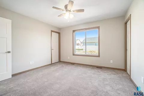 1704 E 70th St N, Sioux Falls, SD 57104 photo 16