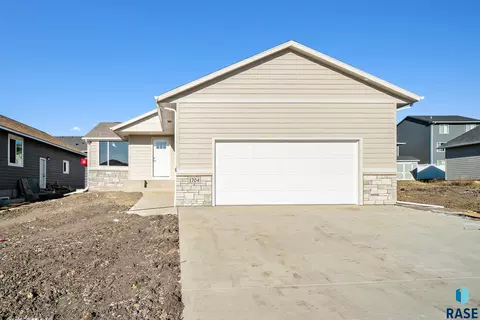 1704 E 70th St N, Sioux Falls, SD 57104 photo 2