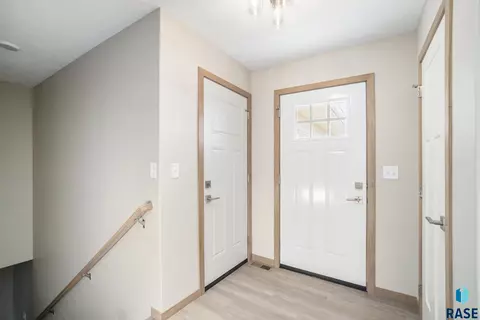 1704 E 70th St N, Sioux Falls, SD 57104 photo 4