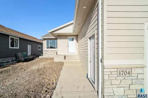 1704 E 70th St N, Sioux Falls, SD 57104 photo 3