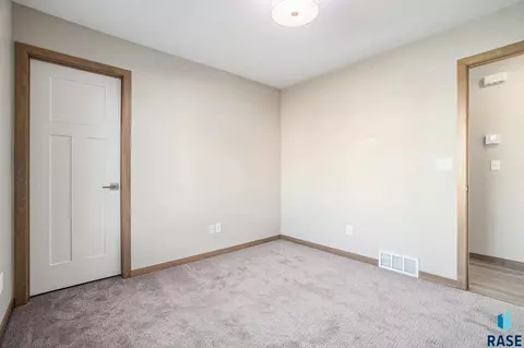 1704 E 70th St N, Sioux Falls, SD 57104 photo 21