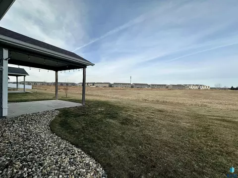 4600 E Leubecher Pl, Sioux Falls, SD 57108 photo 17