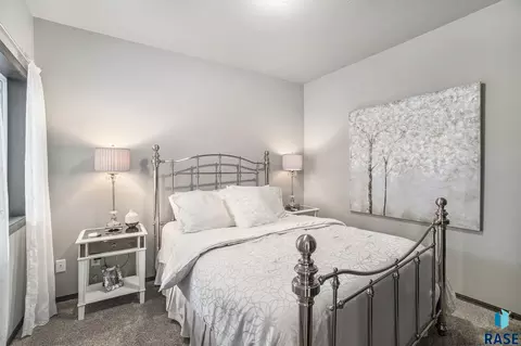 4600 E Leubecher Pl, Sioux Falls, SD 57108 photo 14