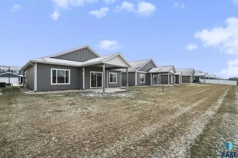 4600 E Leubecher Pl, Sioux Falls, SD 57108 photo 19